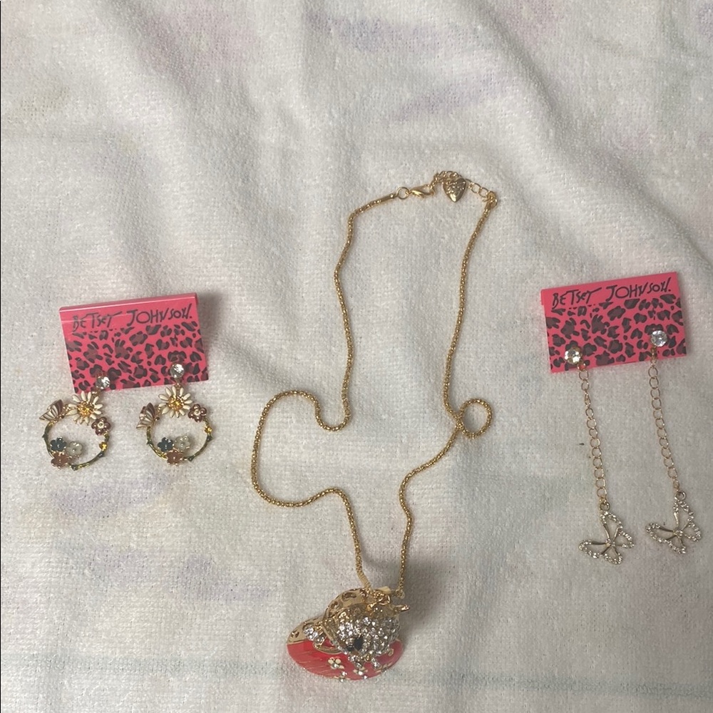 Betsey Johnson necklace and earrings set